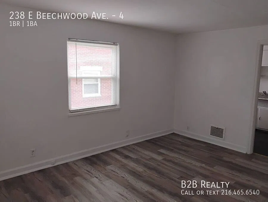 Charming 1-Bedroom Property in Prime Location — Photo 3