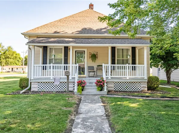 102 E George St, Sullivan, IL 61951