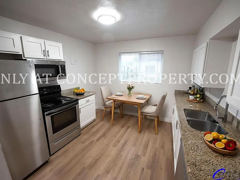 943-971 Chapel Dr — Photo 28