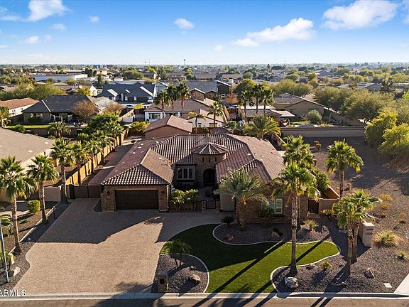 3rd image of 8429 W SANDS Court