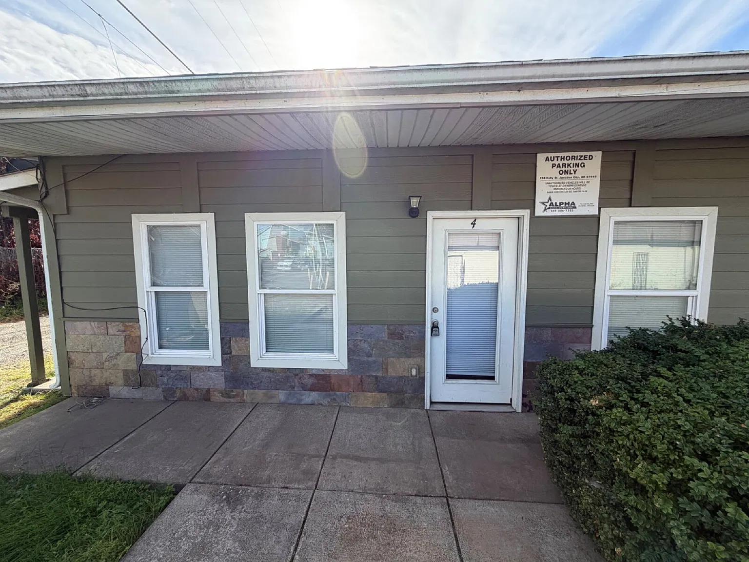 2 bed, 1.0 bath, $1,295 — Photo 1