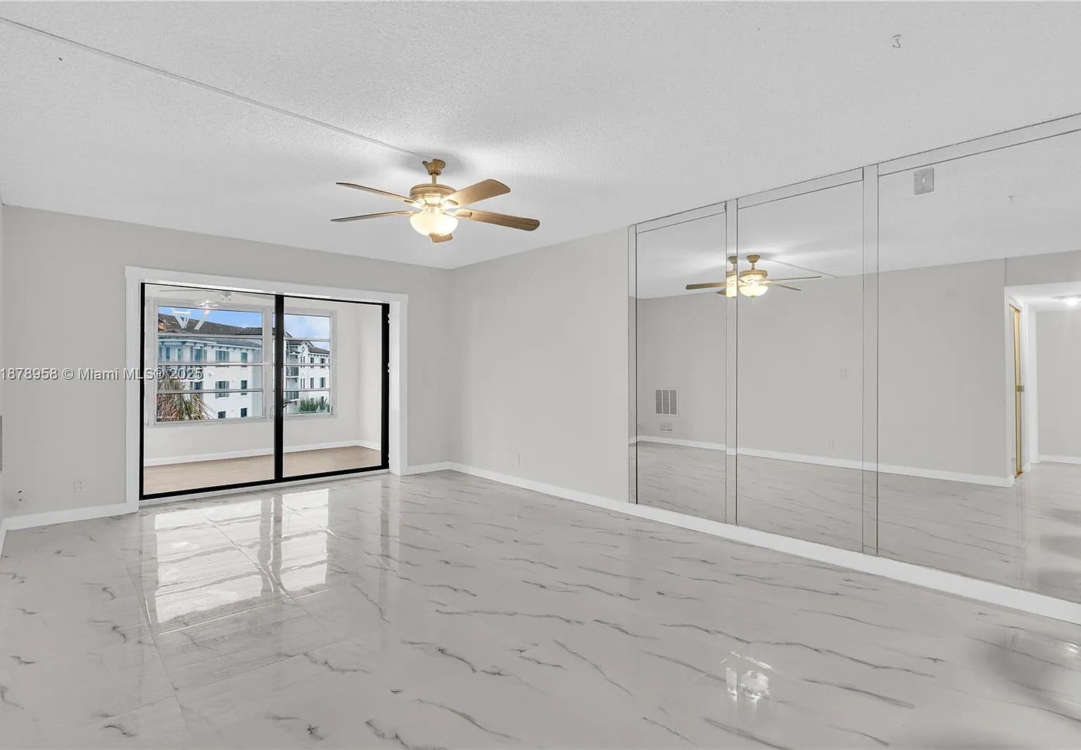 Isle Of Sandalfoot Condo — Photo 1