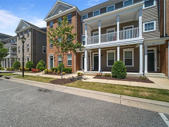 3rd image of 317 Fountain Way Unit 49