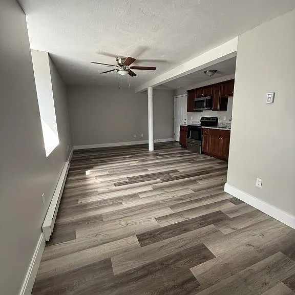 158 Wellington St — Photo 4