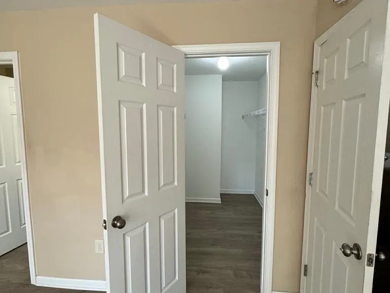 1620 Shire Village Dr — Photo 31