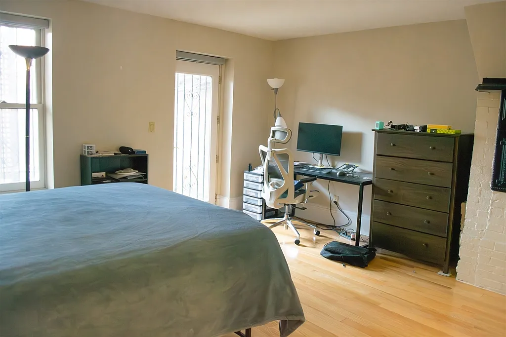 2 bed, 2.0 bath, 1182 sqft, $3,200 — Photo 4