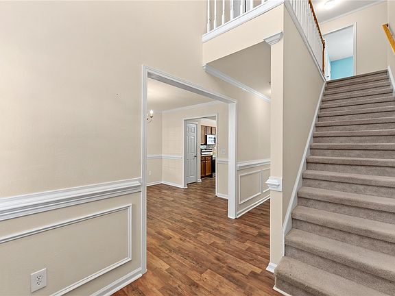 4th image of 104 Teal Ct