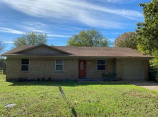 1502 Brackens St, Waxahachie, TX 75165