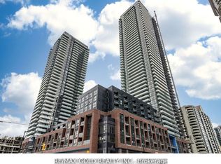 430 Square One Dr #1109, Mississauga, ON L5B 0E2