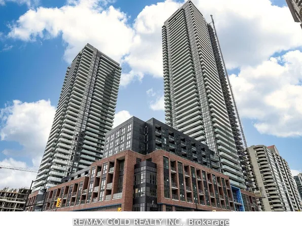 430 Square One Dr #1109, Mississauga, ON L5B 0E2