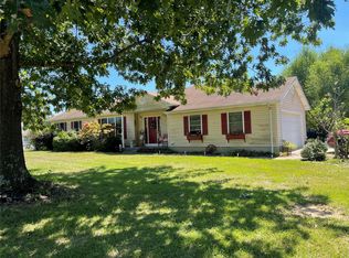 290 E Springfield Ave, Gerald, MO 63037