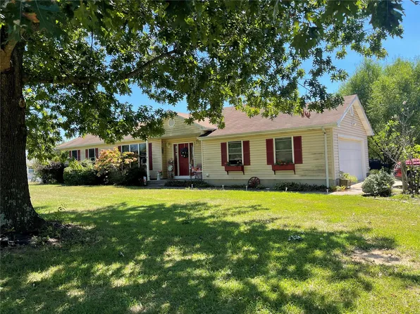 290 E Springfield Ave, Gerald, MO 63037
