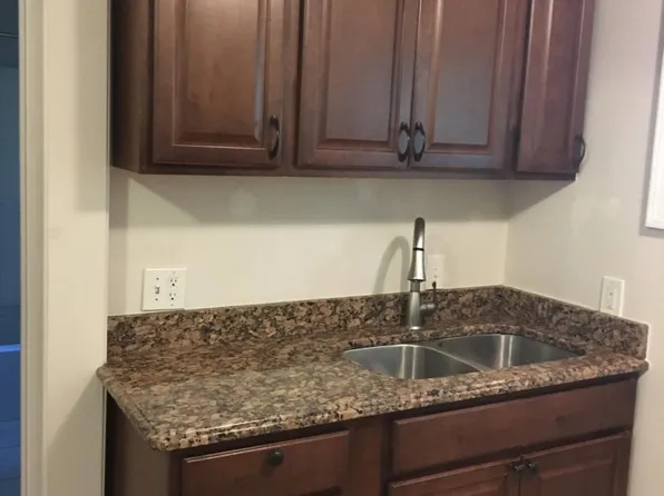 2940 Weaverton APT 3, Rochester Hills, MI 48307