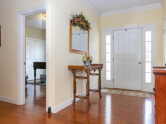 2nd image of 31 Saw Mill Ln