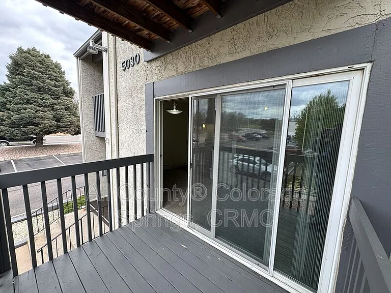 5030 El Camino Dr #4 — Photo 6