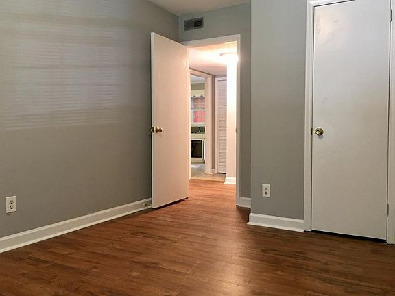 3rd image of 200 North Ave #4