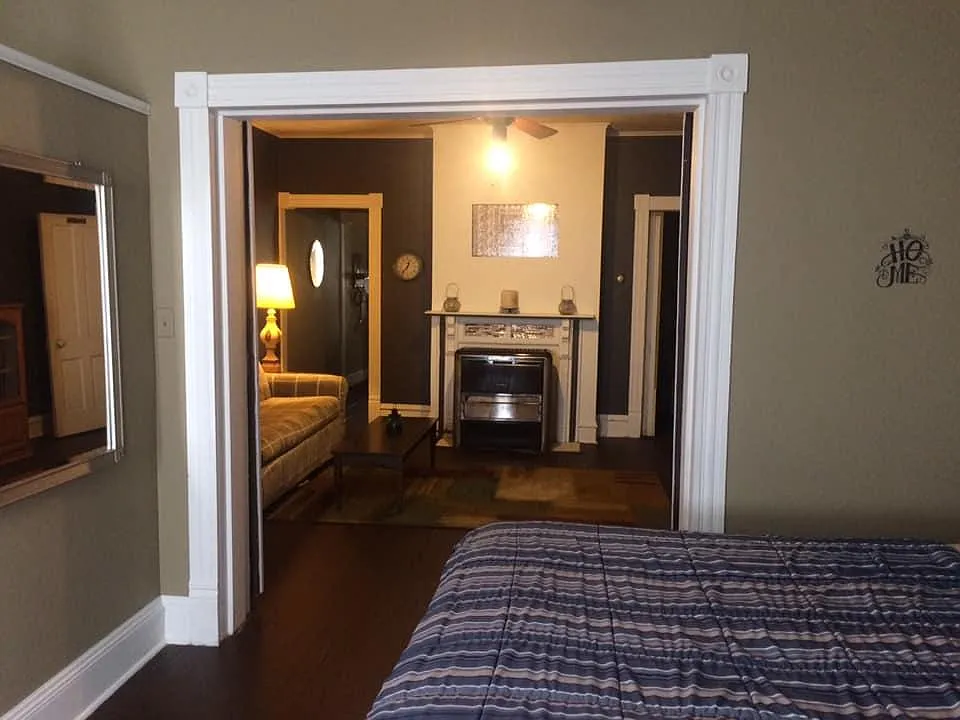 1028 Marshall St photo 1