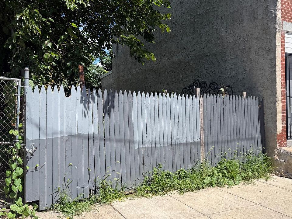 2nd image of 431 E Auburn St