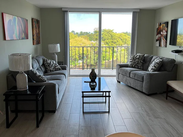 1800 N Andrews Ave #5D — Photo 4