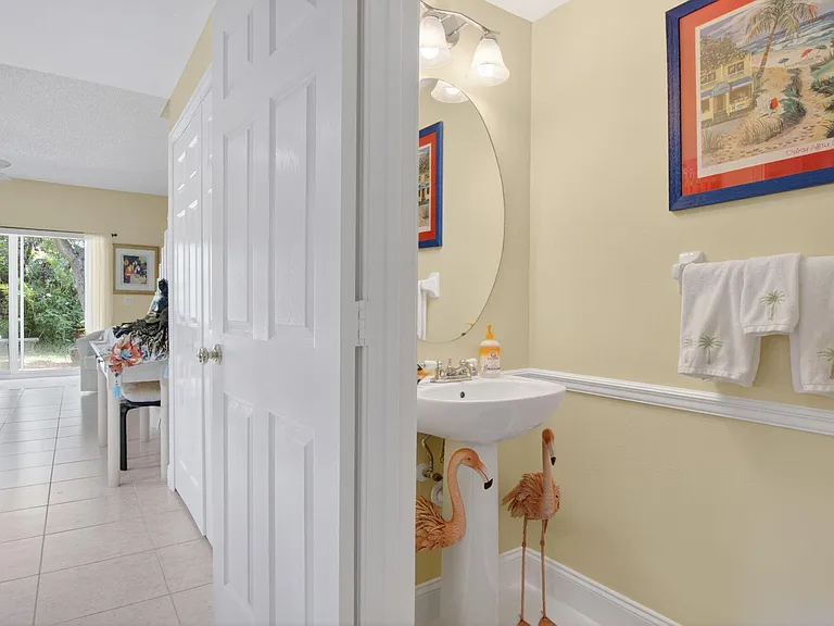 1041 Kokomo Key Ln — Photo 16