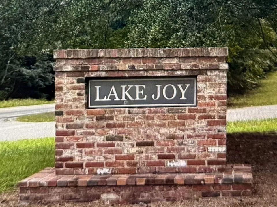 2nd image of 1 Honeysuckle Ln Lot 1