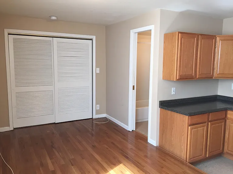 1154 Madison Ave #13 — Photo 11