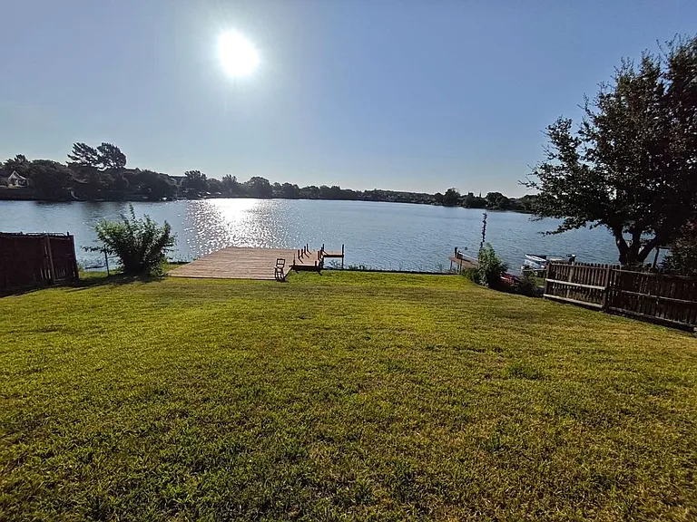 1423 Lakeshore Dr — Photo 27
