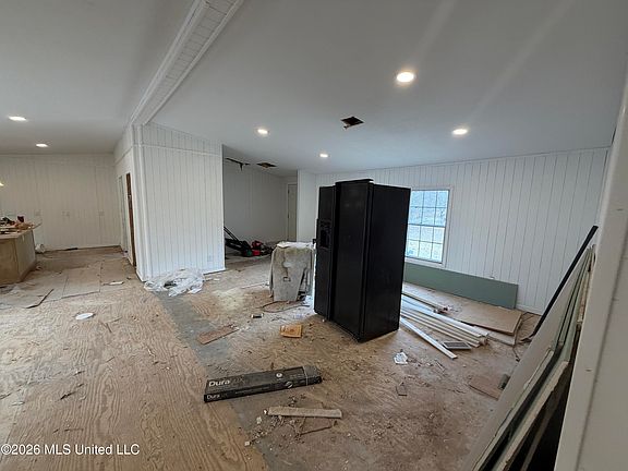 3rd image of 4635 Rolling Green Rd