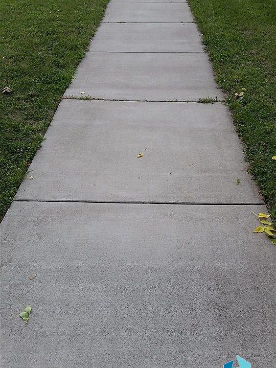 2nd image of W Circle Dr