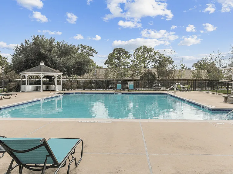 The Villas at Shaver Apartments — Photo 29