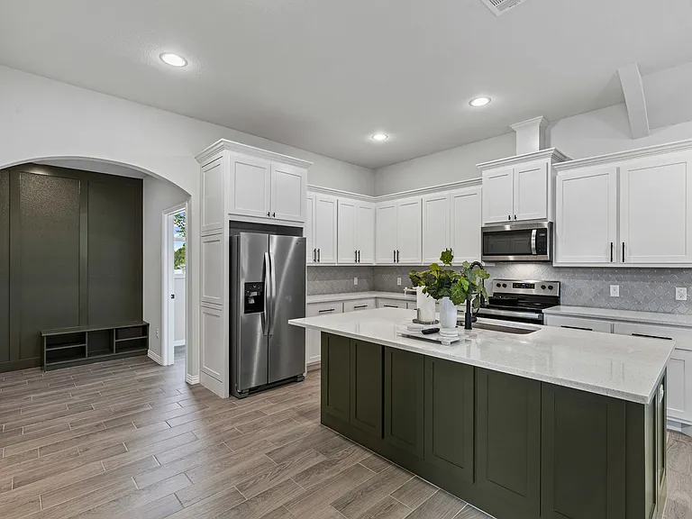 6111 Collins Ct — Photo 3