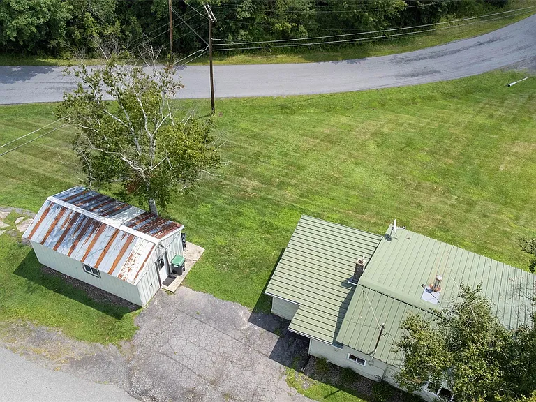 86 Carpenter Rd — Photo 3