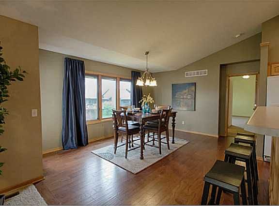 5th image of 1013 NW Boulder Brook Dr