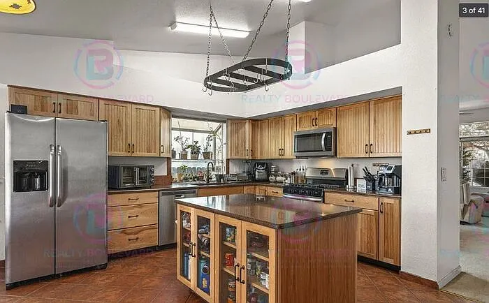 3059 Creekwood Dr — Photo 3