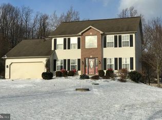 4 Shannon Ct, Oley, PA 19547