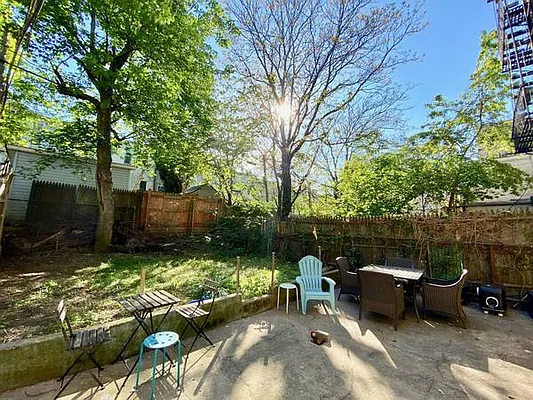 Rented by Zjama Realty Corp | media 18