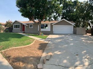285 Lindera Ave, Dinuba, CA 93618