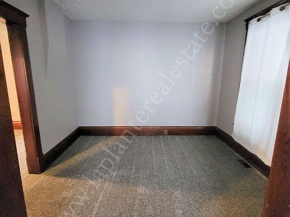 4th image of 736 Parker Ave