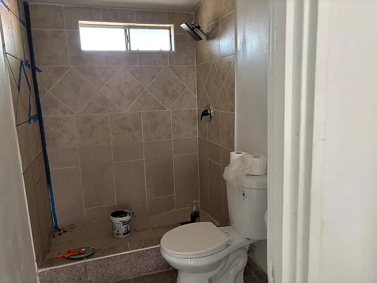 Cresenda Ave — Photo 4