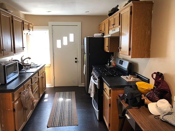 3rd image of 1020 N Grandview Blvd
