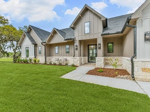 250 Pony Trl, Angleton, TX 77515
