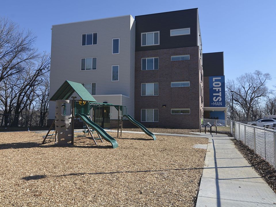 1st image of 814 Main St #1-208
