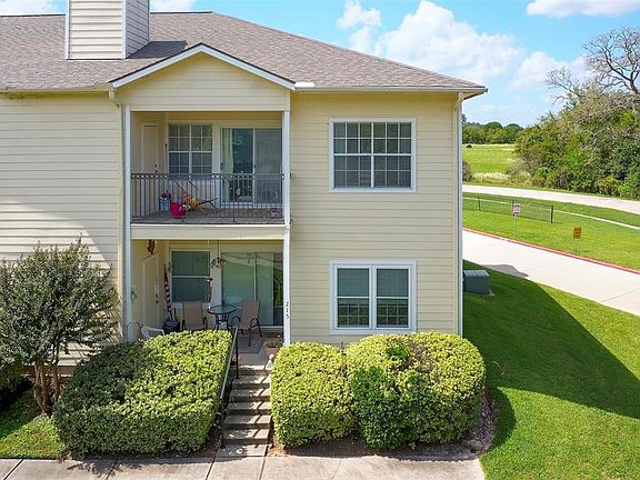 4th image of 12565 Melville Dr Unit 225