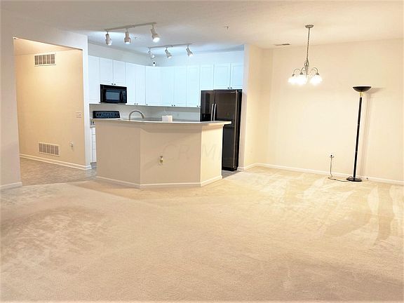 4th image of 3835 Carberry Dr
