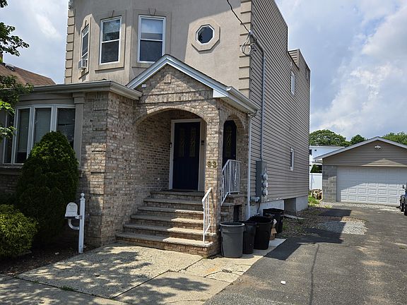 2nd image of 93 Garfield Ave Floor 2