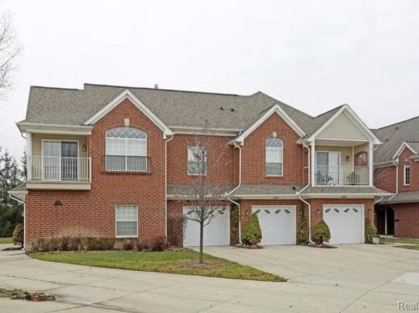 8210 W Annsbury Cir, Utica, MI