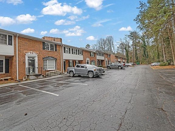 4th image of 6520 Roswell Rd Unit 62