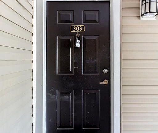 3rd image of 3312 Wyndham Cres #303