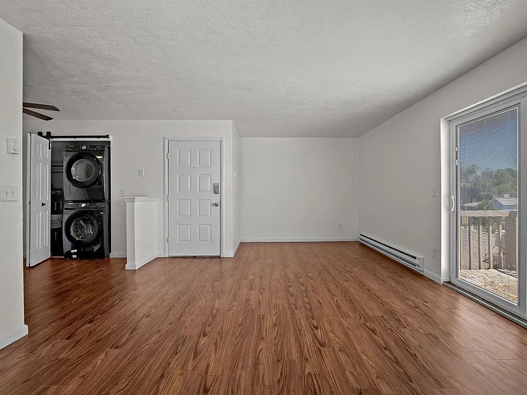 1535 Poplar Dr #10 — Photo 7