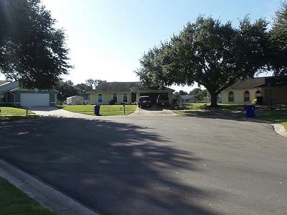 3rd image of 3612 Willow Lake Ct